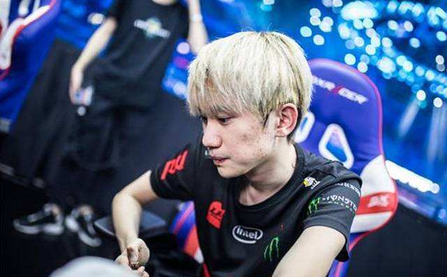 只有在坚持 只有在坚持