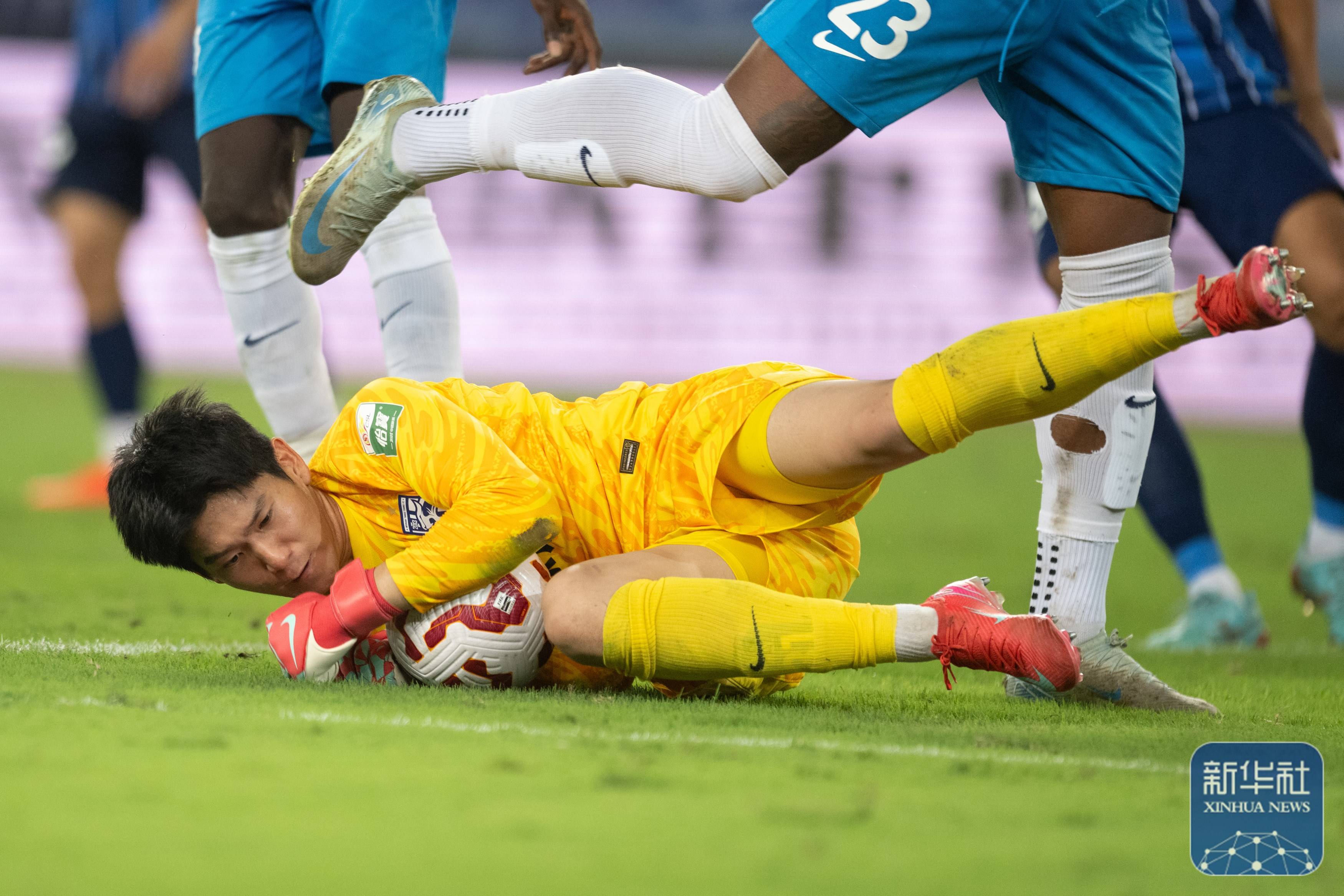 他一直以勤 他一直以勤