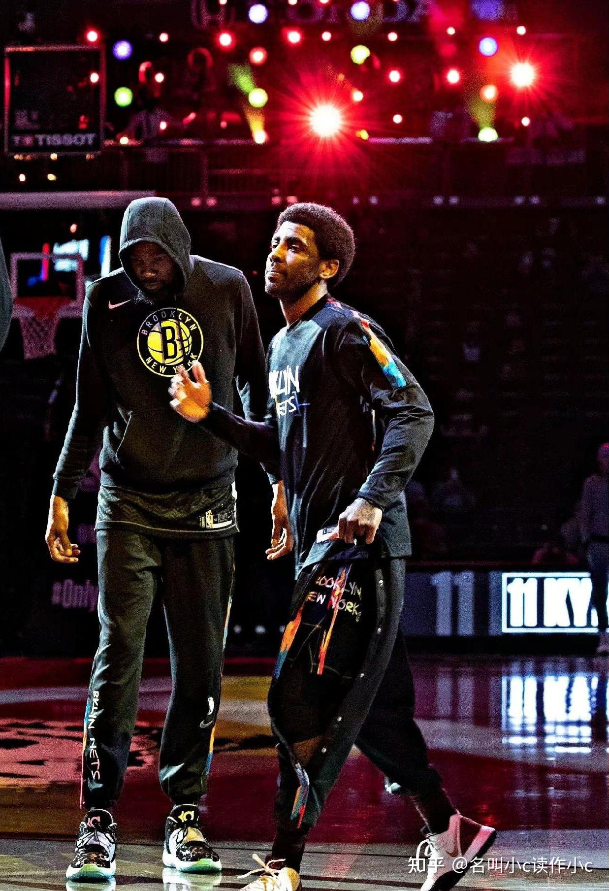 排球场外的 排球场外的