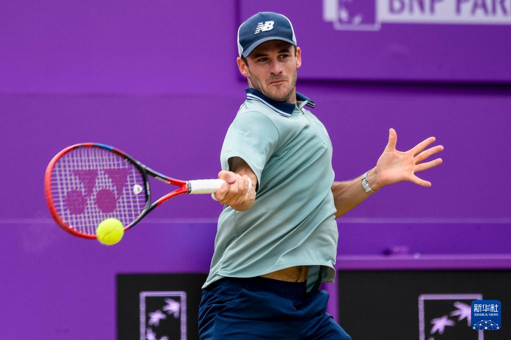 标准化而不 标准化而不